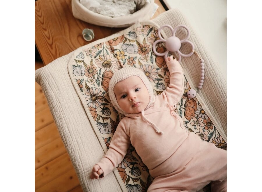 Daisy rattle teether - Soft lilac