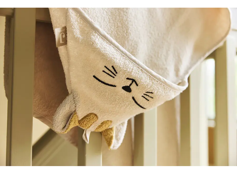 Badcape - Charlie cat