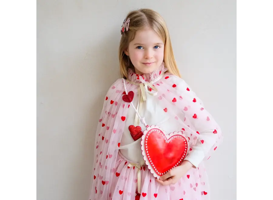 Scalloped heart bag
