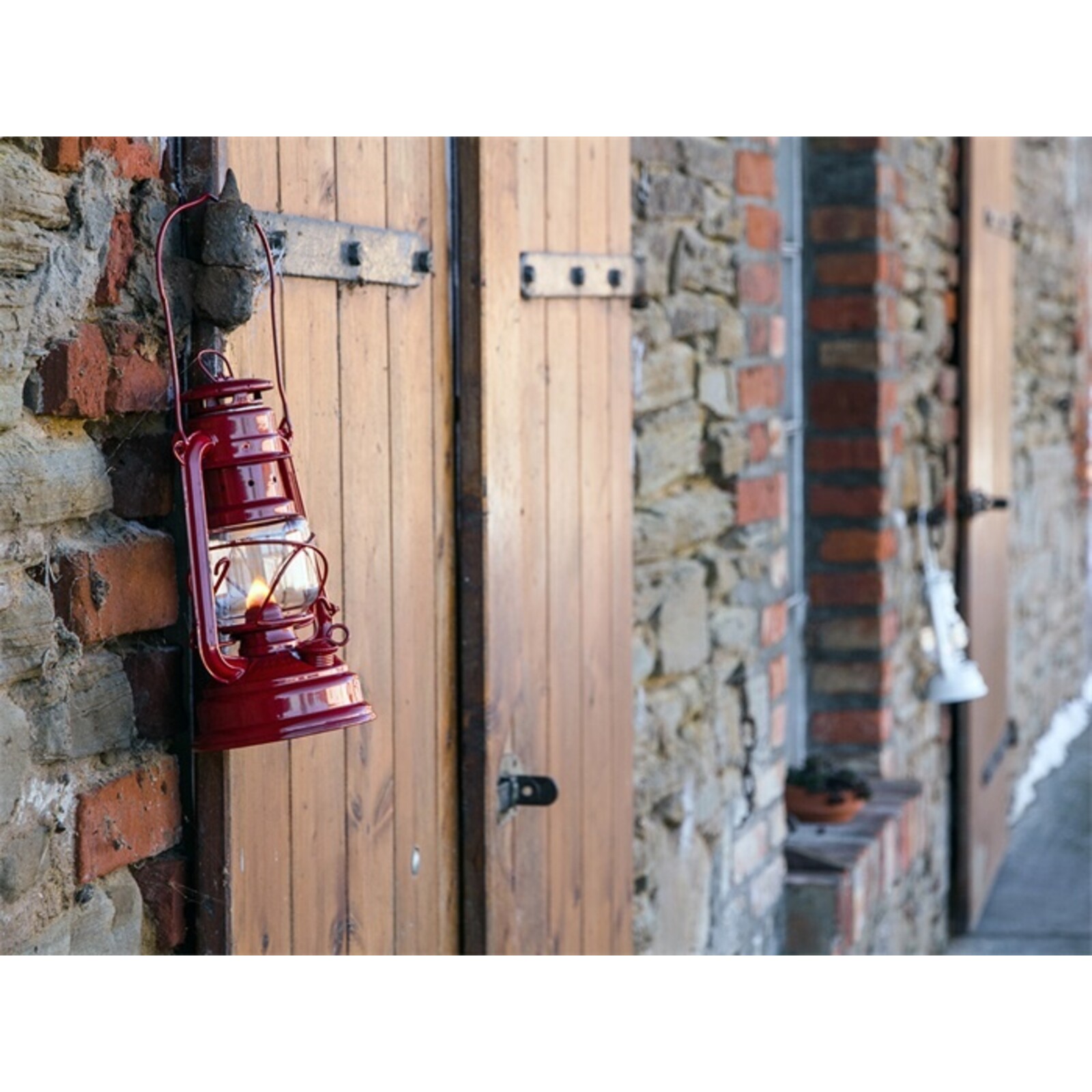 Feuerhand Feuerhand Stormlamp 276  Robijn Rood