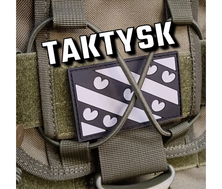 Geborduurde Patch – Sami Vlag Met Konijn – 7x4,5 Cm – Strijkbaar – 100% Polyester