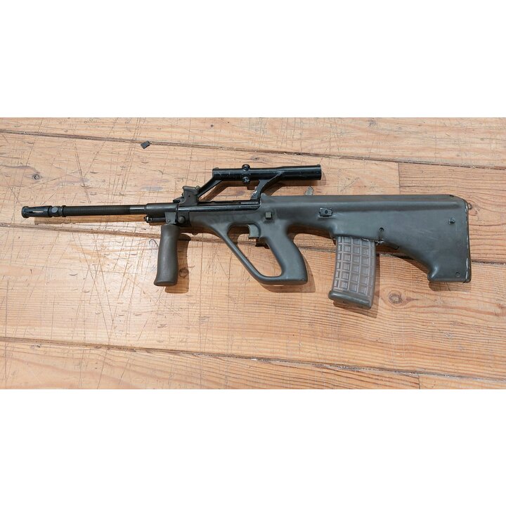 Onklaargemaakte Steyr Aug A1