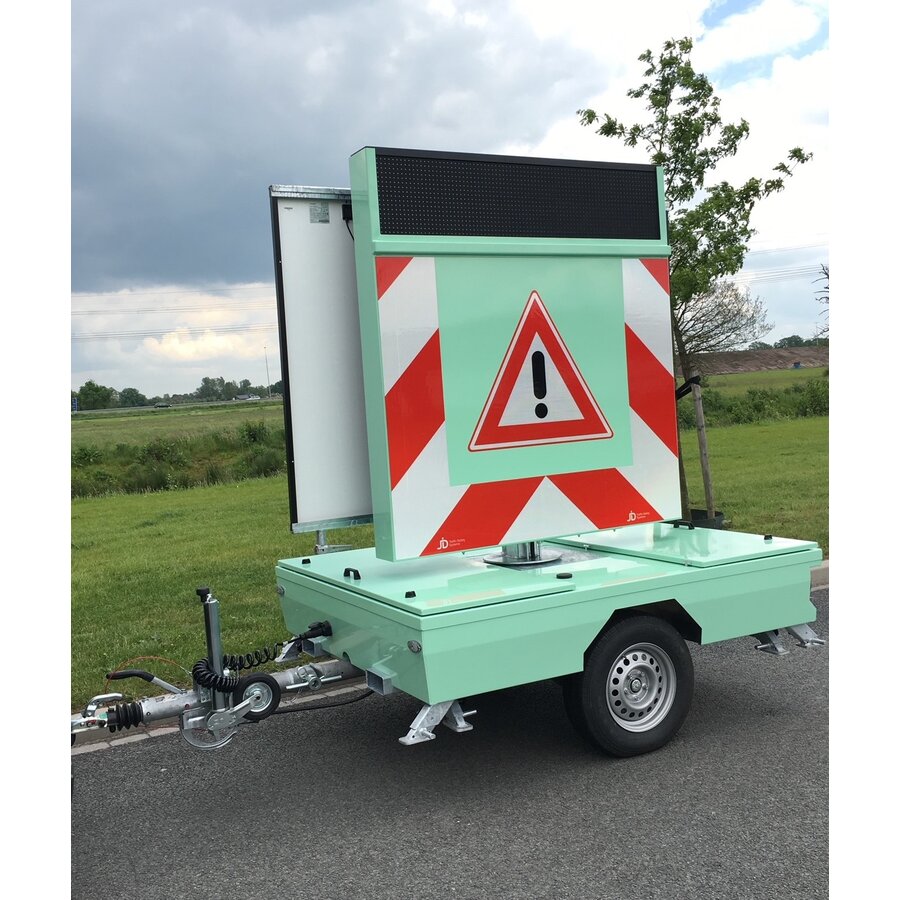 Solar Tekstkar - Full Color LED display (80x80) Solar Tekstkar - Full Color LED display (80x80)