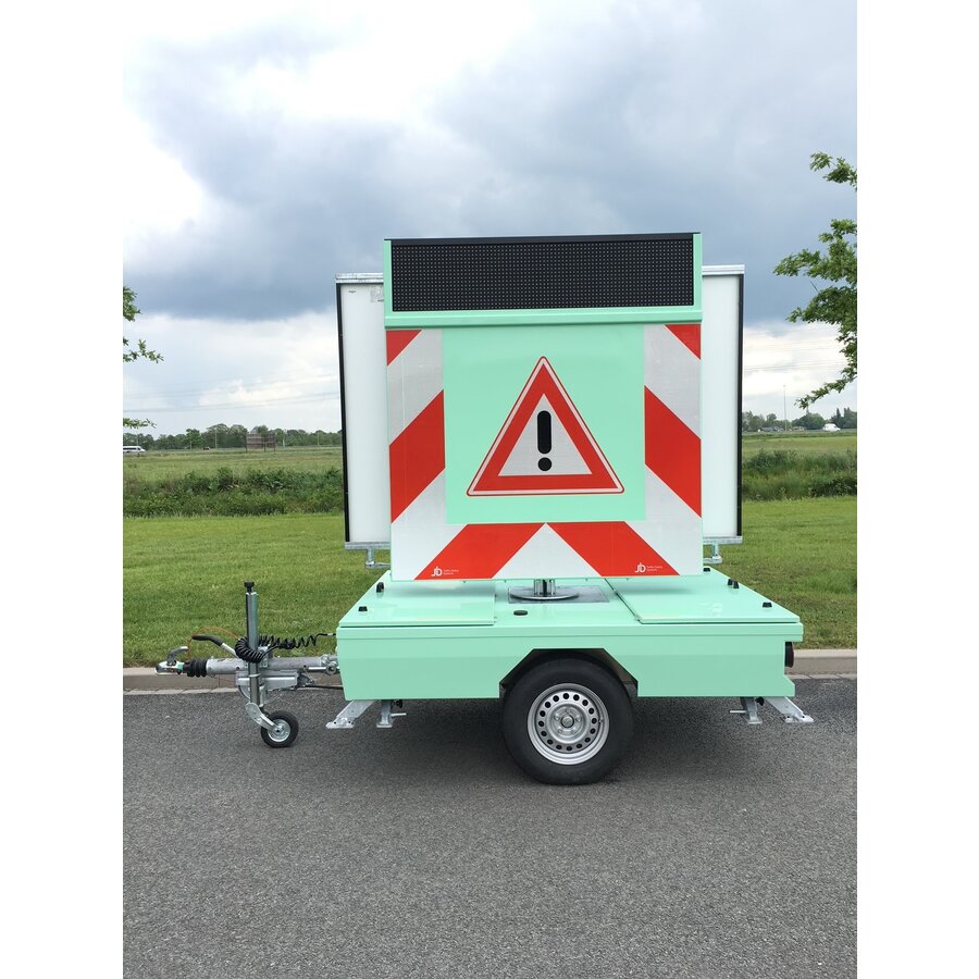 Solar Tekstkar - Full Color LED display (80x80) Solar Tekstkar - Full Color LED display (80x80)
