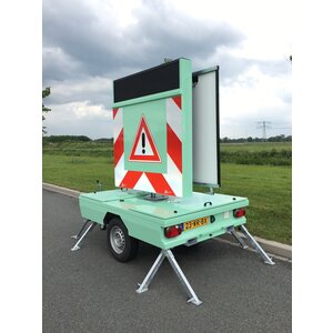 Solar Tekstkar - Full Color LED display (80x80) Solar Tekstkar - Full Color LED display (80x80)
