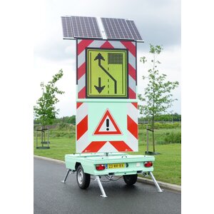 Solar Tekstkar - Full Color LED display (80x80) Solar Tekstkar - Full Color LED display (80x80)