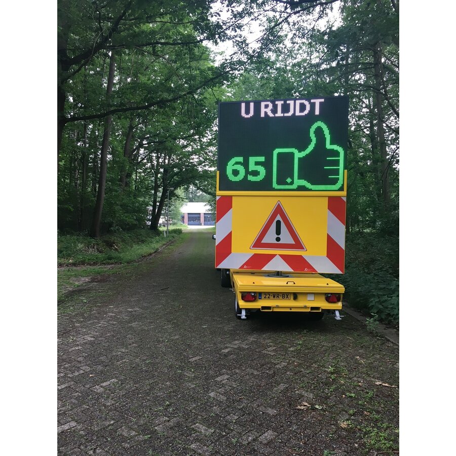 Solar VMS - Full color LED display (112x80)