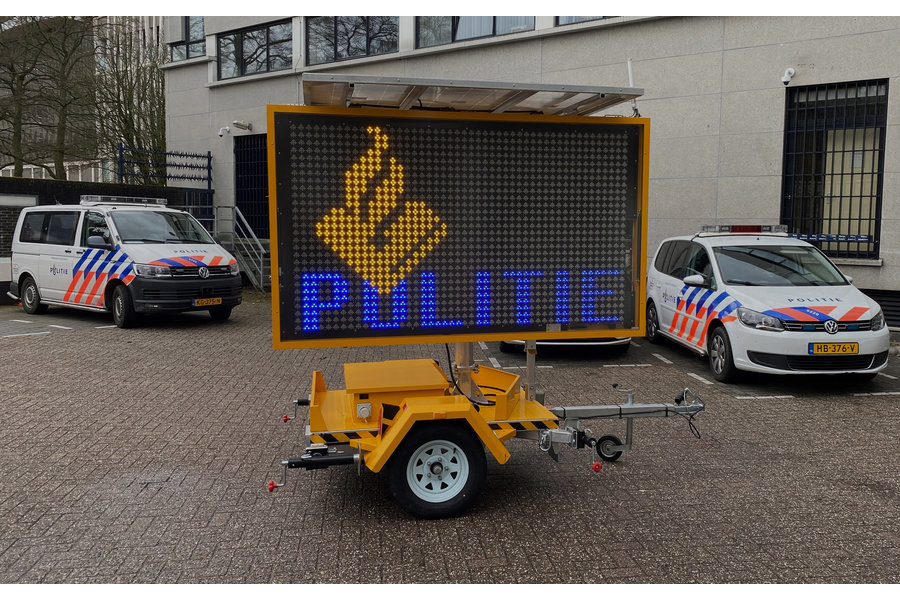 Solar Tekstkar met 5 kleuren LED display