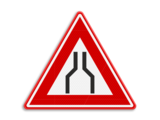 Traffic sign RVV J17 - Road narrows ahead