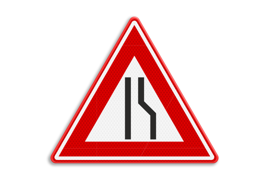 Traffic sign RVV J18 - Road narrows right