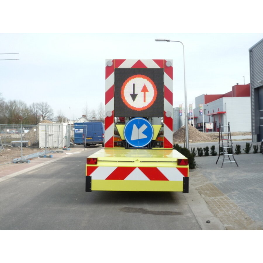 Truck Mounted Attenuator 100K - U-MÄD