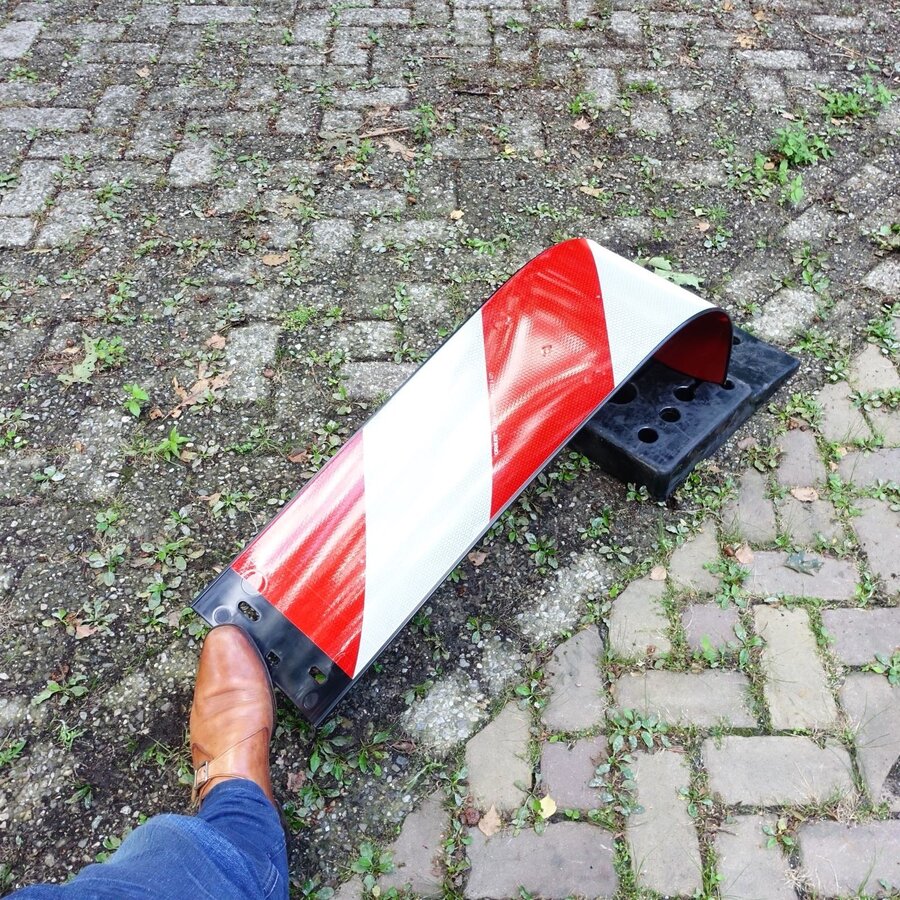 Geleidebaken flexibel met recycling voet Geleidebaken flexibel met recycling voet