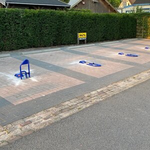 Parklio Automatische Parkeerbeugel - App bediening - Solar Parklio Automatische Parkeerbeugel - App bediening - Solar