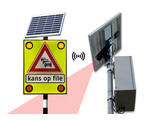 Autonomous solar powered traffic jam reporting system
