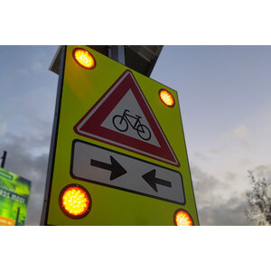 Solar LED Attention sign + Radar Solar LED Attention sign + Radar