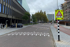 Solar LED Attentiebord met radar | J24 waarschuwing fietsers en bromfietsers Solar LED Attentiebord met radar | J24 waarschuwing fietsers en bromfietsers