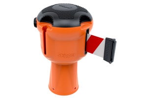 Skipper retractable safety barrier with 9 meter tape
