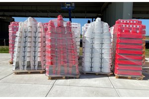 Kunststof barrier - rood of wit - 24 stuks Kunststof barrier - rood of wit - 24 stuks