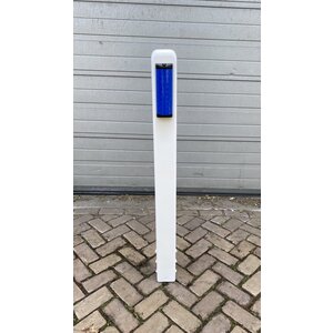 Delineator pole Delineator pole