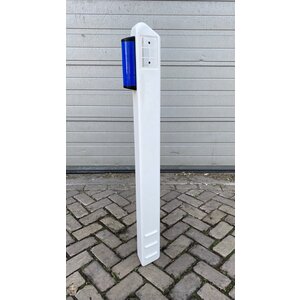 Delineator pole Delineator pole