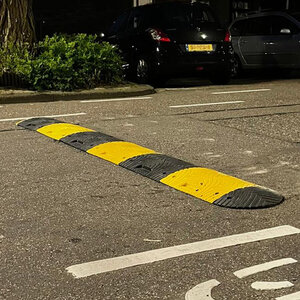 SLOWLY Verkeersdrempel compleet 15-20km/u - 5cm hoog - diverse lengtes - geel zwart