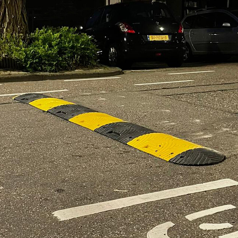 SLOWLY Verkeersdrempel compleet 15-20km/u - 5cm hoog - diverse lengtes - geel zwart