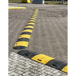 Speed bump complete 15-20km/h - 5cm high - various lengths - yellow black SLOWLY Speed bump complete 15-20km/h - 5cm high - various lengths - yellow black