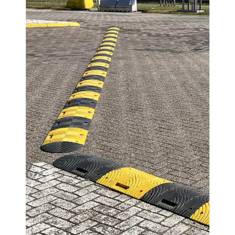 SLOWLY Verkeersdrempel compleet 15-20km/u - 5cm hoog - diverse lengtes - geel zwart