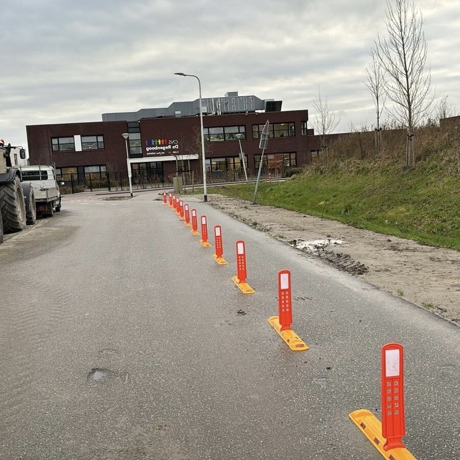 Lane divider long 55 cm high Lane divider long 55 cm high