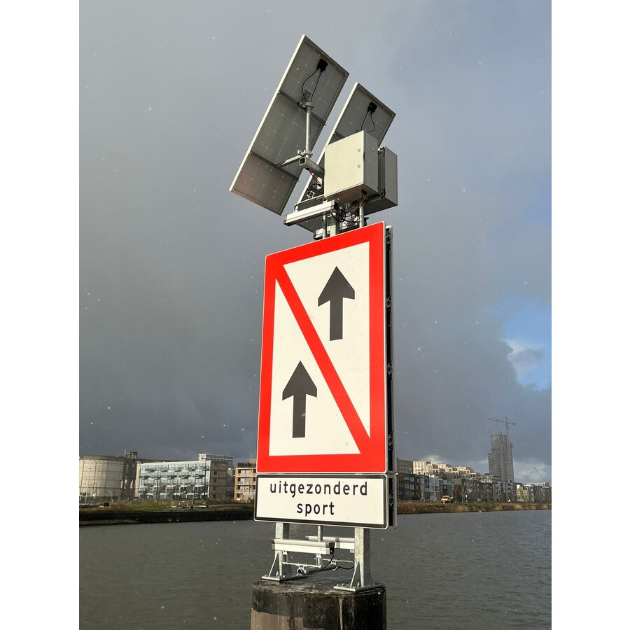 Scheepvaartbord A.2 - Voorbijlopen verboden