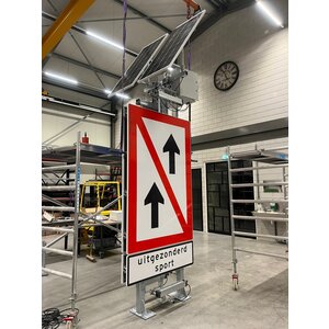 Scheepvaartbord A.2 - Voorbijlopen verboden