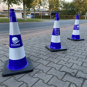 Traffic Cone 75 cm blue with 2 reflective tapes class 2 TSS™ series Traffic Cone 75 cm blue with 2 reflective tapes class 2