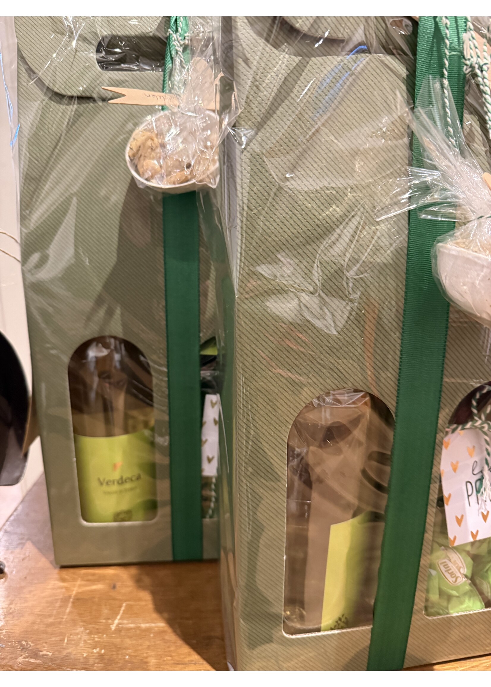 Pakket, Italiaans food & wijnpakket, karton groen draagtas