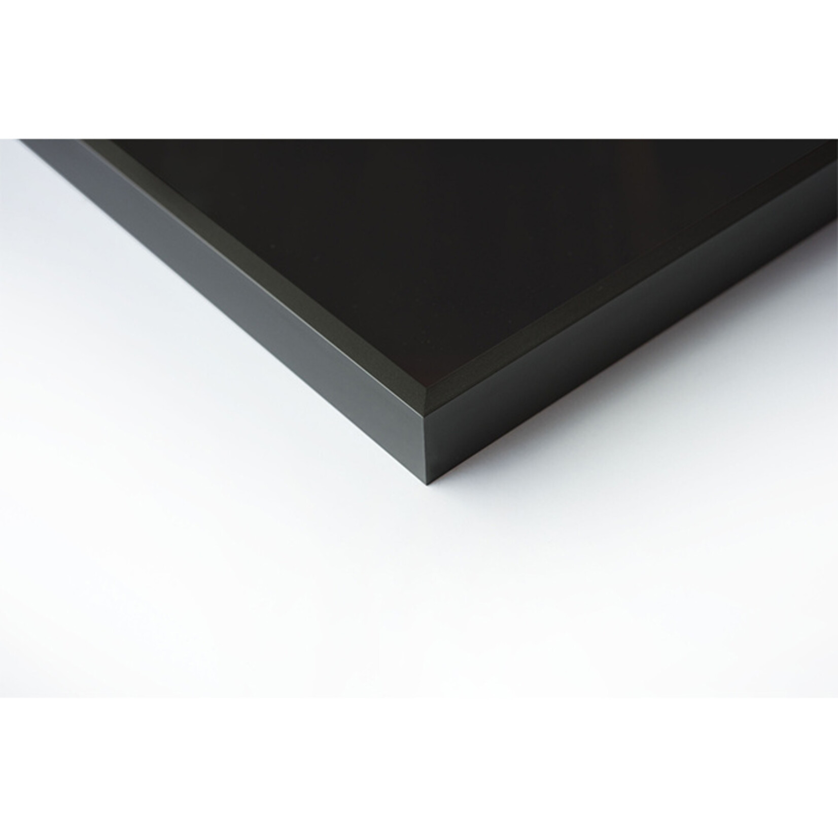 Nielsen Alpha Mat Black