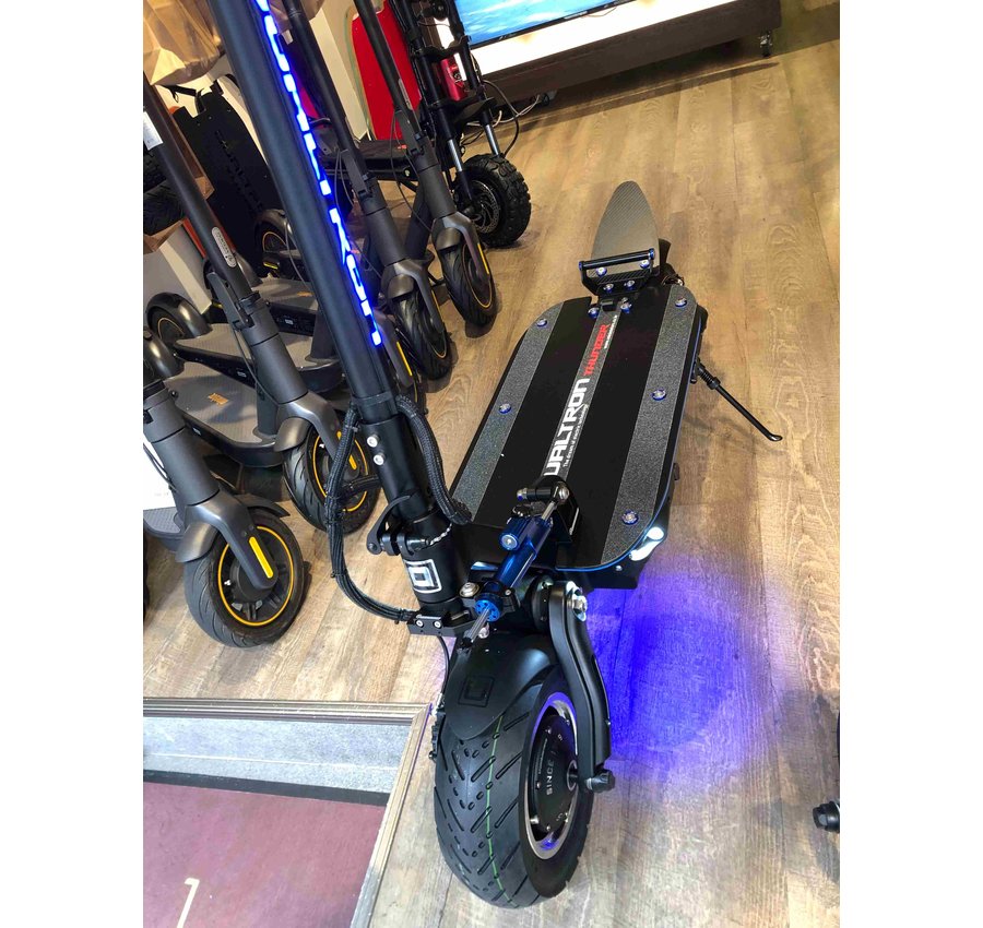 Dualtron Carbon achter spatbord