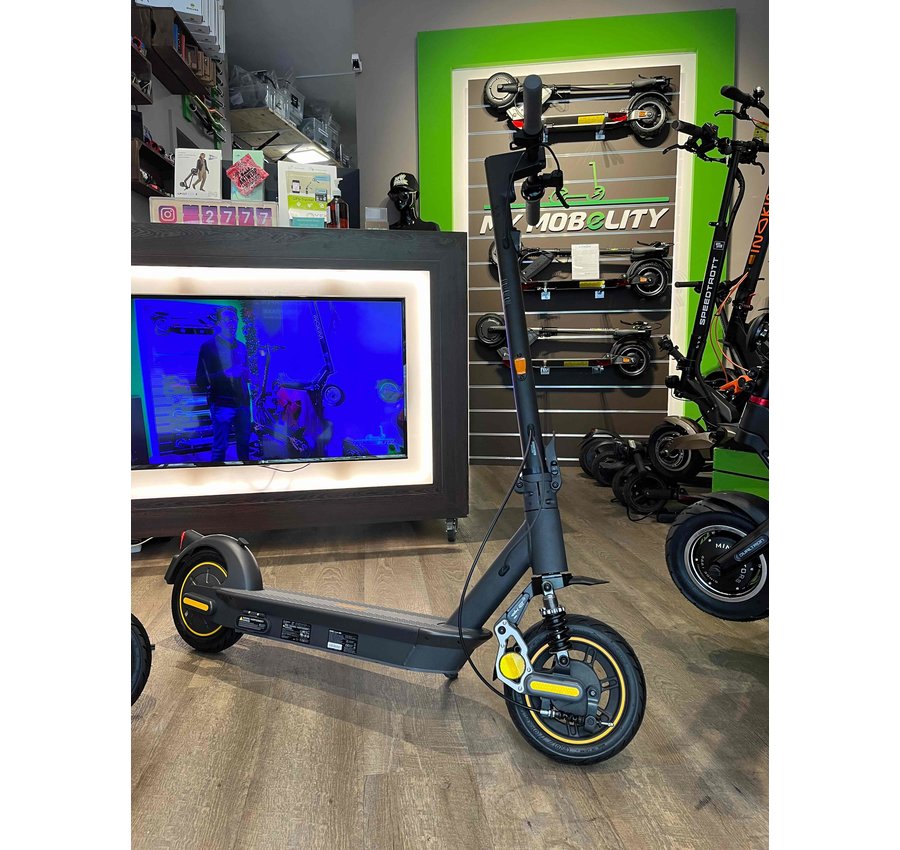 Sharkset Sharkset   Vering  Ninebot Max G30 vooraan