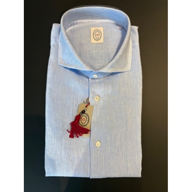 Chemise bleue claire en lin