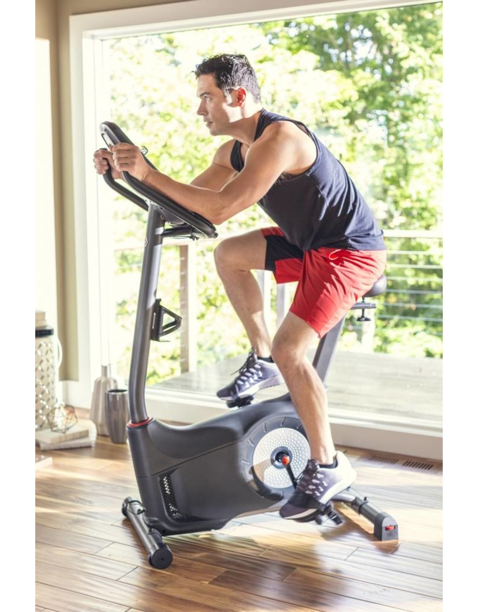 Schwinn Schwinn 570U - Hometrainer met Bluetooth en Explore the World