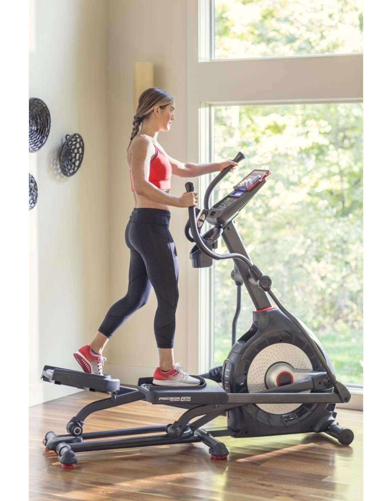 Schwinn Schwinn 570E Crosstrainer - met Bluetooth + Explore the World en elektrische hellingshoek
