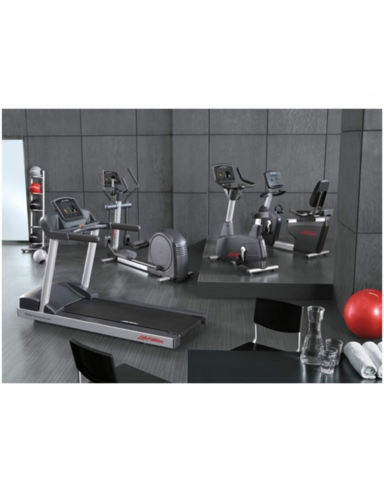 Life Fitness Activity series upright bike with LED console-dut