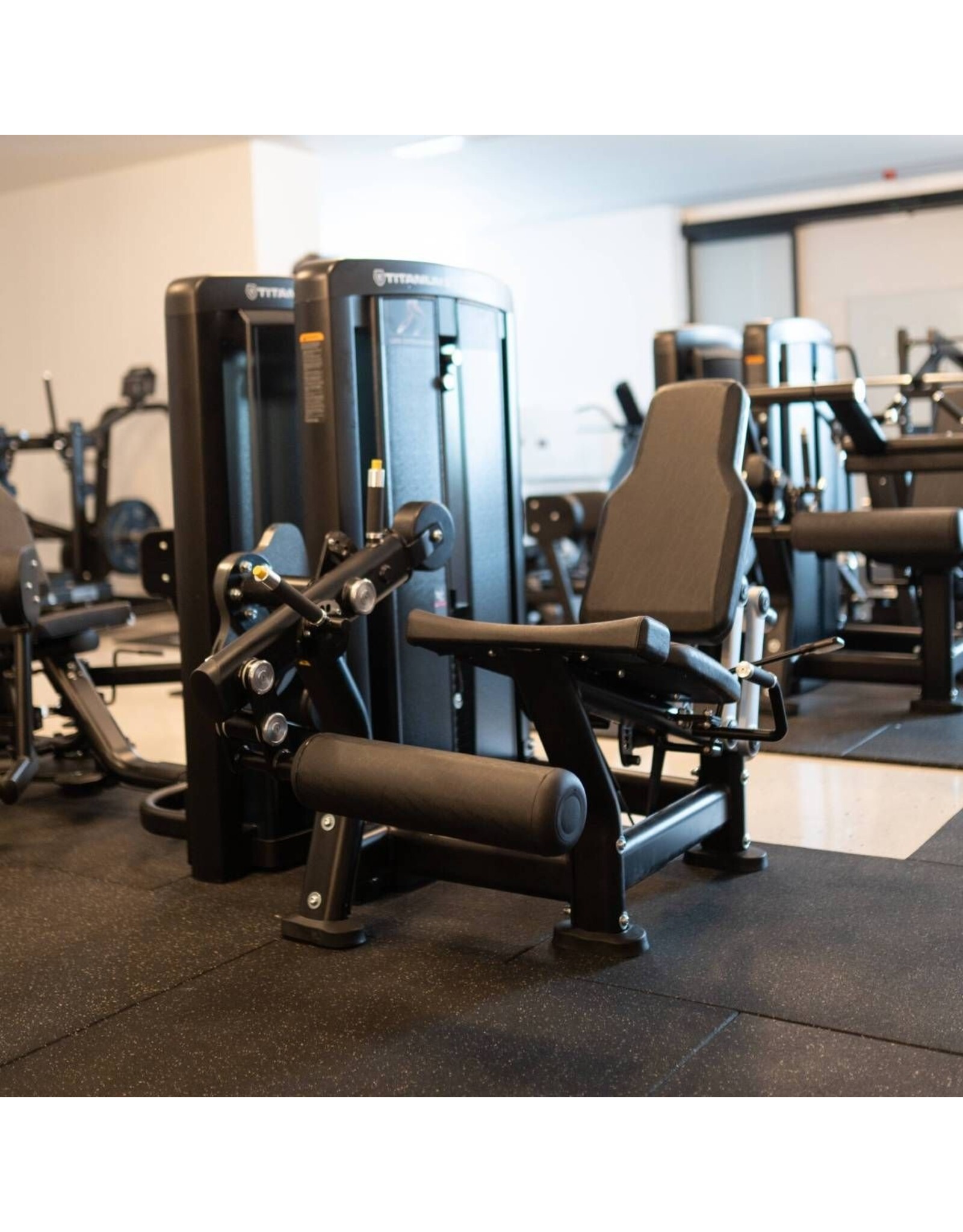 Titanium strenght Selectorized Dubbel Beenverlenging en Zittende Beenkrul Premium Elite Series