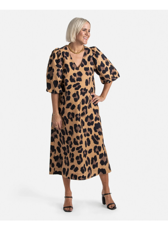 Les Soeurs Paulie Seersucker Long Dress Leopard