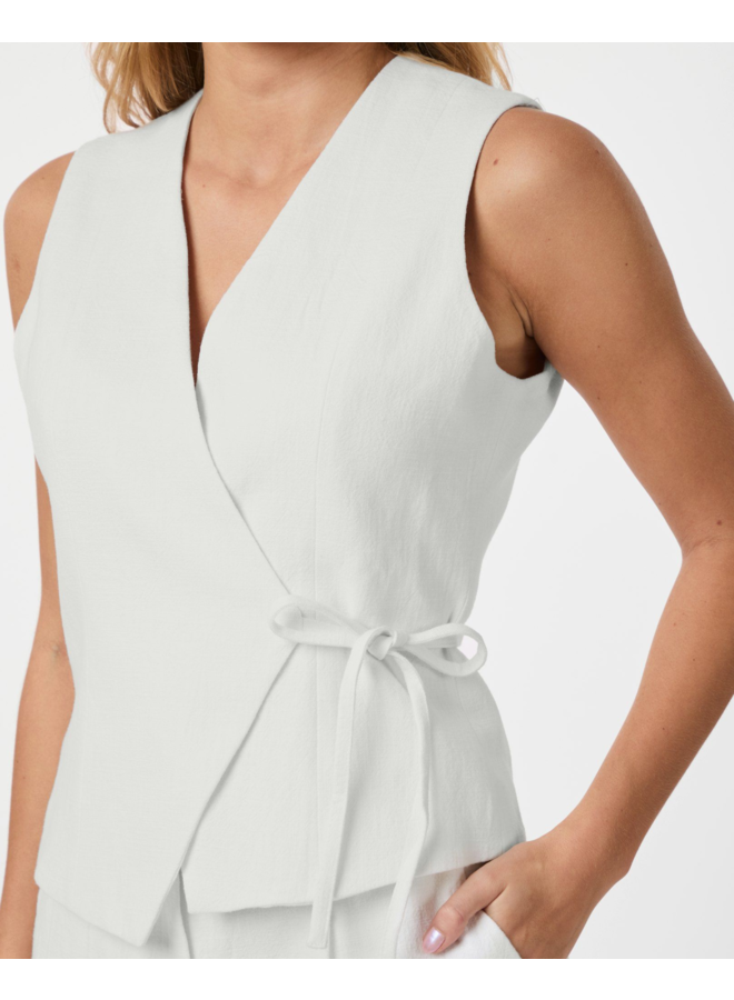 Neo Noir Samara Ramie Waistcoat Off White