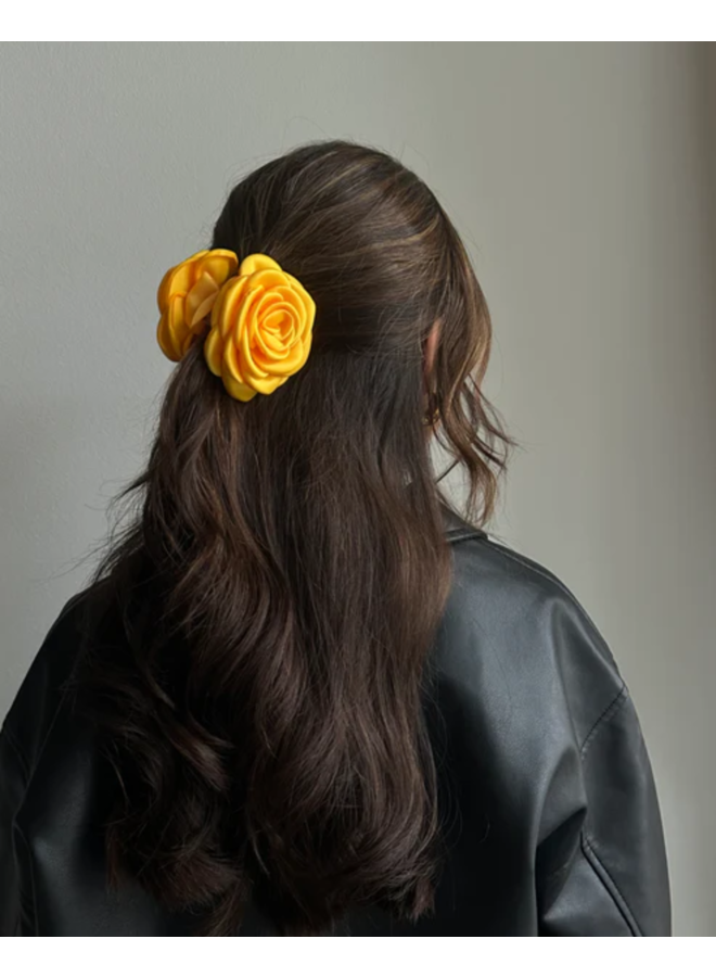 Pico Small Satin Rose Claw Dark Plum