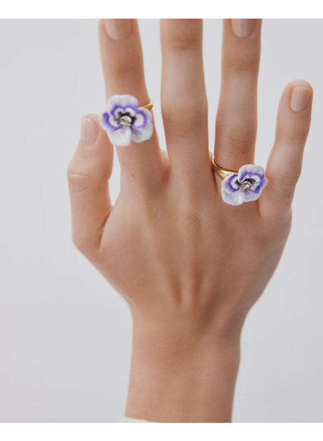 Les Néréides Purple pansy and cut crystal cocktail ring