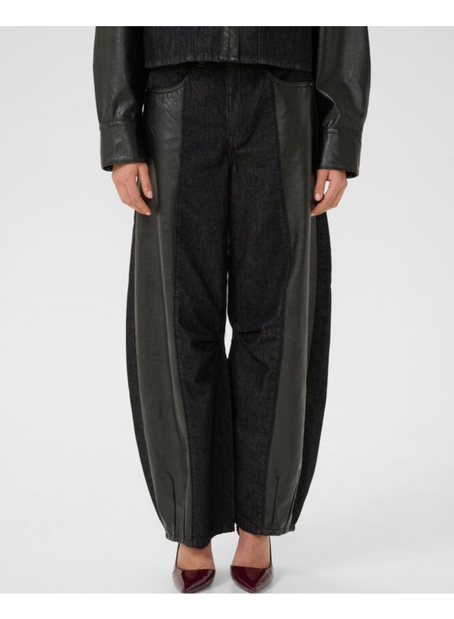 Gestuz Junia HW Bareel Jeans Black