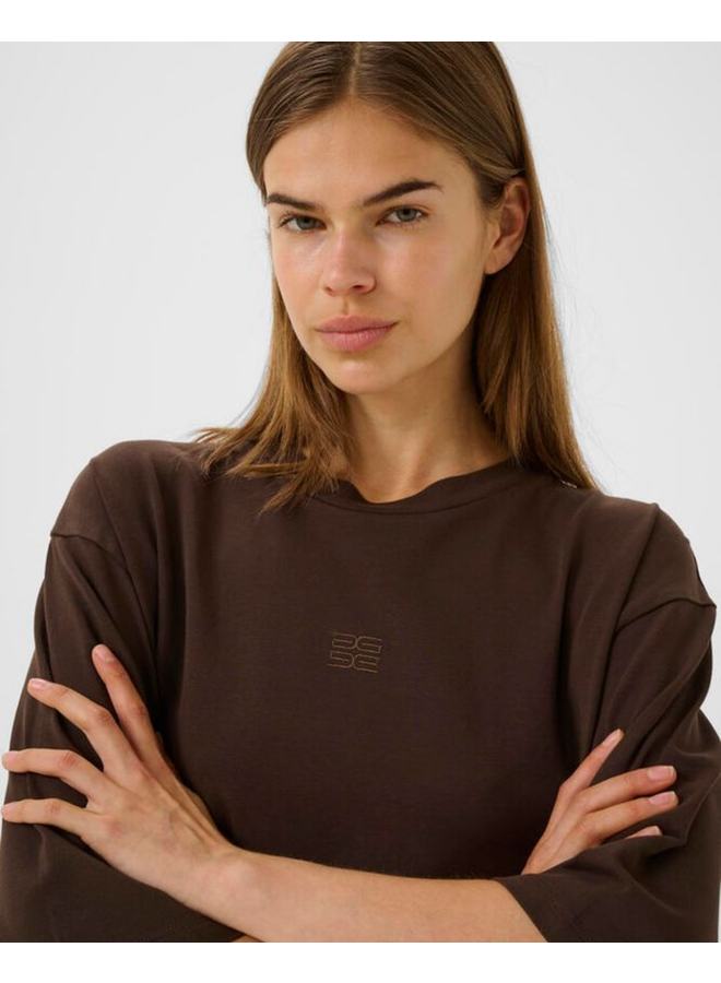 Gestuz Dami Tee Molé