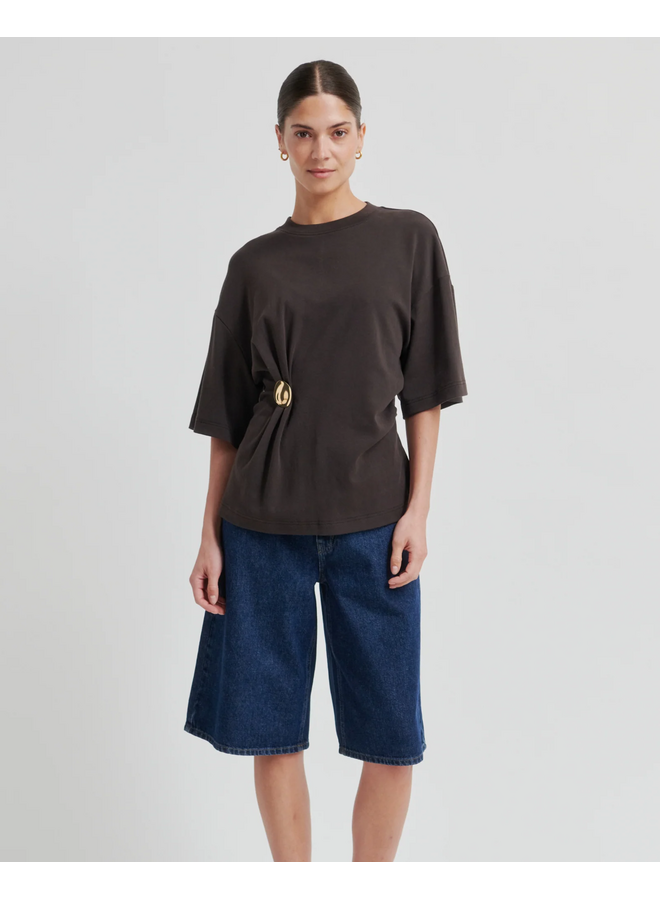 Second Female Enora Brooch Tee Chocolate Torte