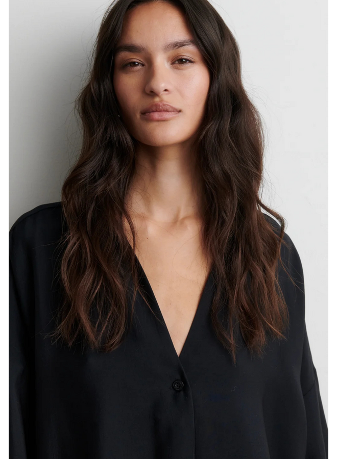 Second Female Timeline Blouse Black