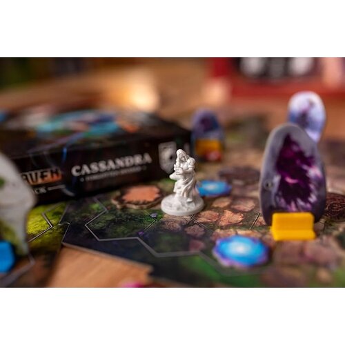 Cephalofair Games Gloomhaven - Mercenary Pack: Cassandra, Forgotten Diviner